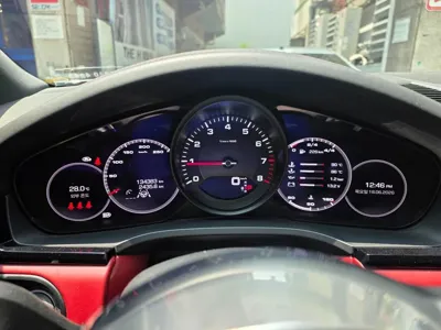 Porsche Cayenne 2021, 134383 км, за 43958.25 USD
