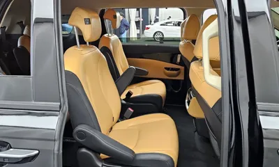 Kia Canival 2023, 27500 км, за 19821.6 USD - фото 12