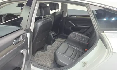 Volkswagen Arteon 2018, 177640 км, за 10726.12 USD - фото 11