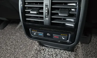 Volkswagen Arteon 2018, 177640 км, за 10726.12 USD - фото 20