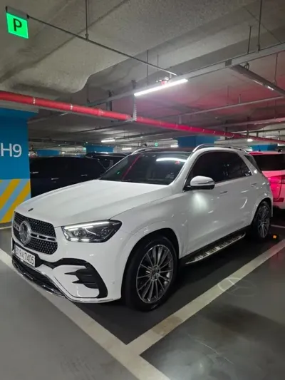 Mercedes-Benz GLE-Class 2023, 50000 км, за 32709.73 USD