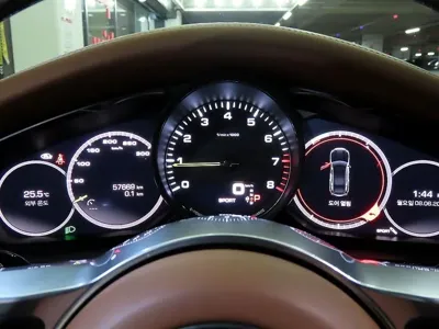 Porsche Panamera 2020, 57650 км, за 60814.43 USD - фото 9