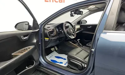 Kia Stonic 2018, 47488 км, за 7220.69 USD - фото 10
