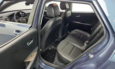 Kia Stonic 2018, 47488 км, за 7220.69 USD - фото 11