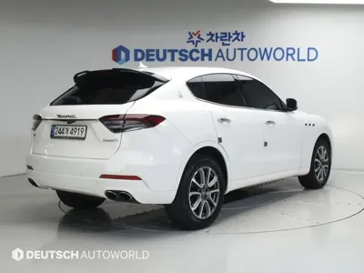 Maserati Levante 2017, 82545 км, за 19495.86 USD
