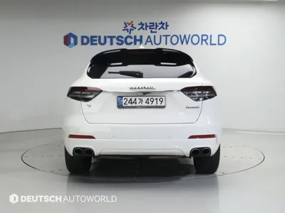 Maserati Levante 2017, 82545 км, за 19495.86 USD