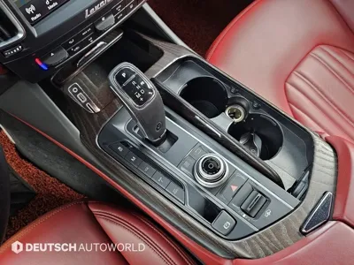 Maserati Levante 2017, 82545 км, за 19495.86 USD - фото 9