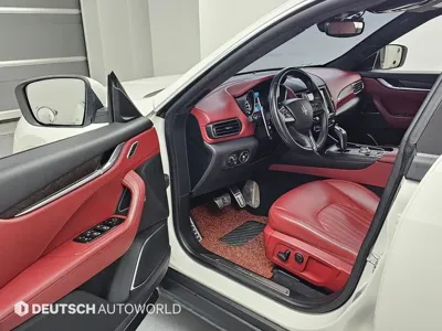 Maserati Levante 2017, 82545 км, за 19495.86 USD - фото 11