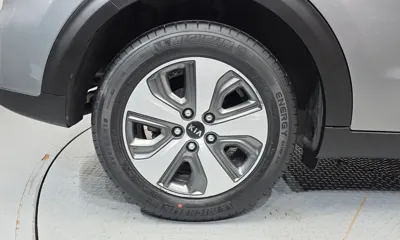 Kia Niro 2019, 72671 км, за 10030.42 USD - фото 21