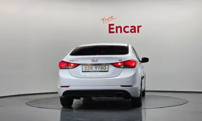 Hyundai Avante 2014, 86163 км, за 3843.65 USD