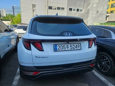 Hyundai Tucson 2023, 27000 км, за 14846.64 USD
