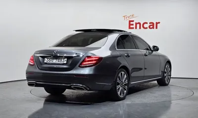Mercedes-Benz E-Class 2019, 79850 км, за 19209.47 USD