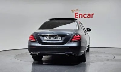 Mercedes-Benz E-Class 2019, 79850 км, за 19209.47 USD