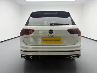 Volkswagen Tiguan L 2023, 23100 км, за 21600.52 USD