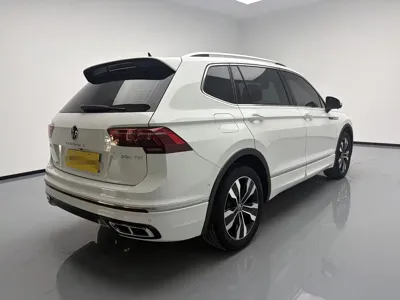 Volkswagen Tiguan L 2023, 23100 км, за 21600.52 USD - фото 6