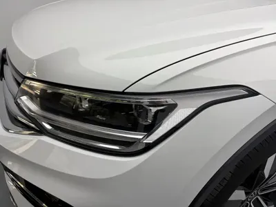 Volkswagen Tiguan L 2023, 23100 км, за 21600.52 USD - фото 10