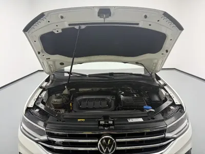 Volkswagen Tiguan L 2023, 23100 км, за 21600.52 USD - фото 17