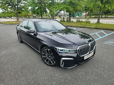BMW 7-Series · 2020 год