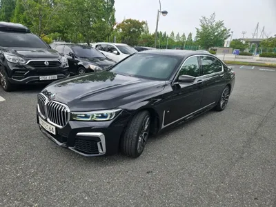 BMW 7-Series 2020, 120000 км, за 36037.81 USD