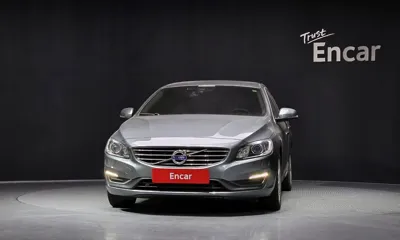 Volvo S60 2016, 73183 км, за 4230.57 USD