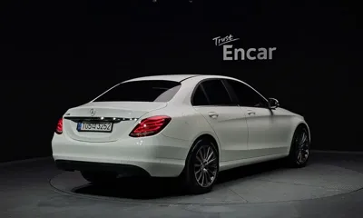 Mercedes-Benz C-Class 2017, 88343 км, за 9425.99 USD