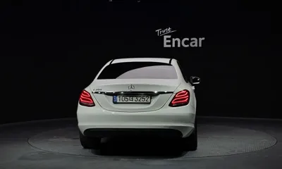 Mercedes-Benz C-Class 2017, 88343 км, за 9425.99 USD