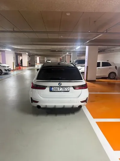 BMW 3-Series 2021, 88000 км, за 16604.8 USD