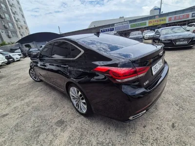 Hyundai Genesis 2016, 170544 км, за 5534.93 USD