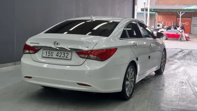 Hyundai Sonata 2013, 128973 км, за 3577.94 USD