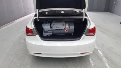 Hyundai Sonata 2013, 128973 км, за 3577.94 USD - фото 12