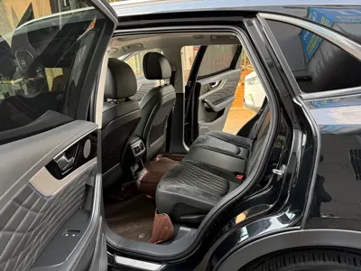Hongqi Hongqi HS5 2021, 52000 км, за 10046.01 USD