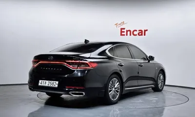 Hyundai Grandeur 2018, 187550 км, за 8589.36 USD