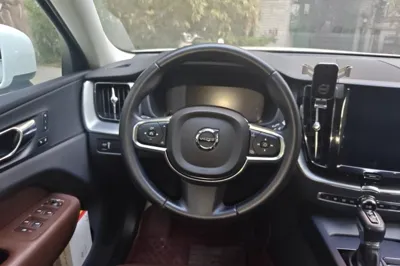 Volvo XC60 2019, 122700 км, за 15889 USD - фото 8