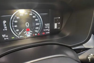 Volvo XC60 2019, 122700 км, за 15889 USD - фото 10
