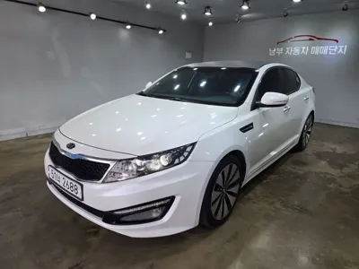 Kia K5 2011, 201842 км, за 2125.72 USD
