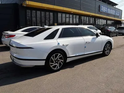 Hyundai Grandeur 2023, 37180 км, за 19437.03 USD