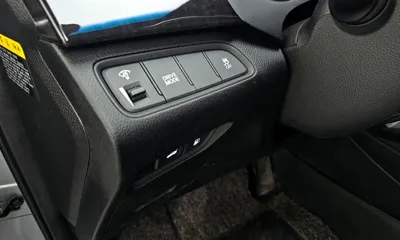 Hyundai Grandeur 2017, 116260 км, за 6502.89 USD - фото 15