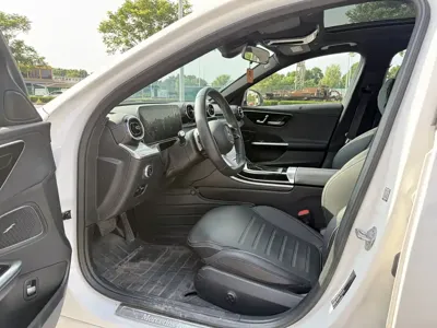 Mercedes-Benz C-Class 2023, 22000 км, за 27515.65 USD - фото 9