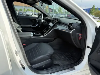Mercedes-Benz C-Class 2023, 22000 км, за 27515.65 USD - фото 11