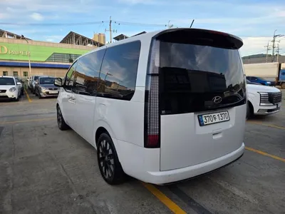 Hyundai Staria 2022, 97510 км, за 16156.36 USD