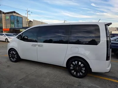 Hyundai Staria 2022, 97510 км, за 16156.36 USD