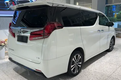 Toyota Alphard 2018, 158400 км, за 63983 USD