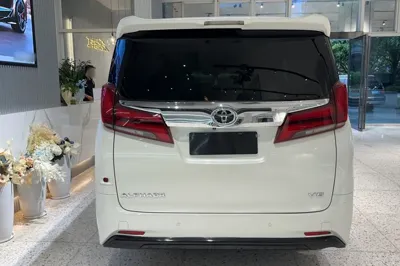 Toyota Alphard 2018, 158400 км, за 63983 USD