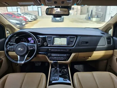 Kia Canival 2016, 140000 км, за 10174.61 USD - фото 9