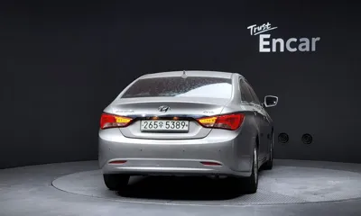Hyundai Sonata 2013, 141718 км, за 2973.24 USD