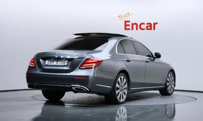 Mercedes-Benz E-Class 2017, 82594 км, за 16749.86 USD
