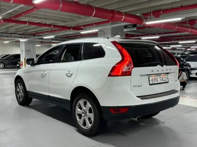 Volvo XC60 2013, 110283 км, за 7880.79 USD