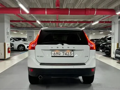 Volvo XC60 2013, 110283 км, за 7880.79 USD
