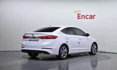 Hyundai Avante 2018, 132297 км, за 5579.62 USD