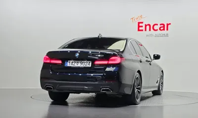 BMW 5-Series 2023, 29584 км, за 31200.72 USD